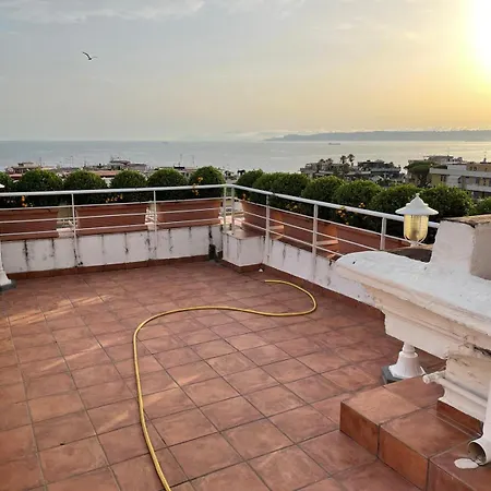 Seaview Attic アパート *